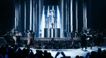 Мадонна показала выступление с песней Vogue (MDNA World Tour)