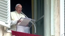 La gaffe di Papa Francesco: 'In questo cazzo...'   The gaffe of Pope Francis: 'In this dick.....
